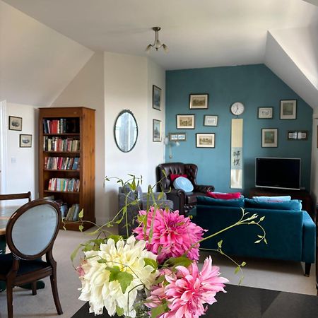 Spacious Town-Centre Apartment With Stunning Views 大莫尔文 外观 照片